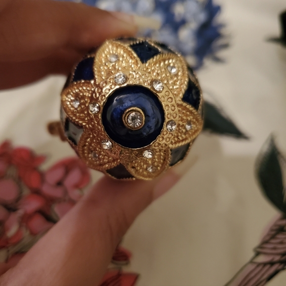 Egg trinket Jewelry box, Farberge Style - Picture 3 of 6